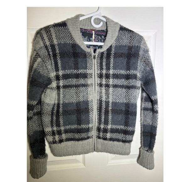 Free People gray checkered cardigan size Petite small - Picture 1 of 7